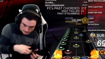 Conseguir el 100% en la canción imposible de Guitar Hero en una hazaña que nos deja con la boca abierta