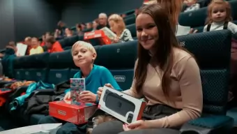 Familias asistieron a ver Frozen 2 y salieron del cine con una Nintendo Switch de regalo