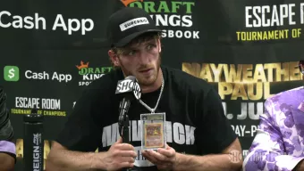 Logan Paul lleva una carta de Pokémon a su pelea contra Floyd Mayweather y  "ahora vale una fortuna"