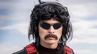 Dr. DisRespect interrumpe transmisión por disparos a su domicilio