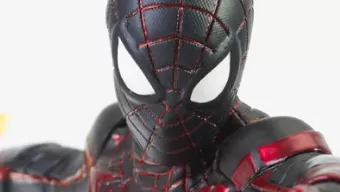Si eres fan de Spider-Man, esta figura de Miles Morales del juego de Insomniac no puede faltar en tu colección