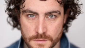 La serie precuela de The Witcher ficha a un actor de Vikingos y Juego de Tronos