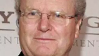 Howard Stringer: "Wii es un aparato de juego costoso. No es competencia"