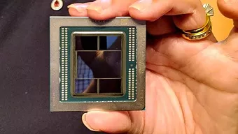 Aquí tienes el primer chip gráfico de 7 nm, con 32 GB de memoria