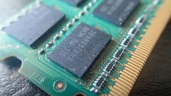 Un nuevo informe indica que la memoria DRAM bajará en navidades