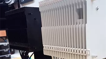 Este disipador es gigantesco, pero cubre tanto tu procesador como tu tarjeta gráfica