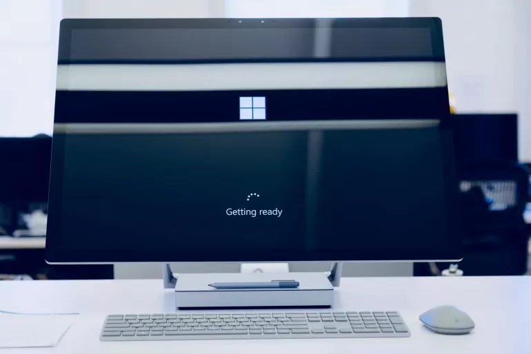 If you stay on Windows 10, try these tricks so nothing and no one moves you from there