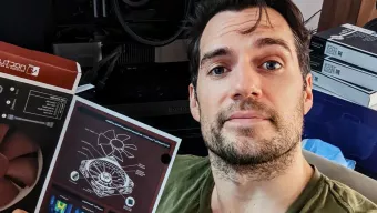 La ola de calor no perdona ni a Henry Cavill, que ha tenido que actualizar su PC