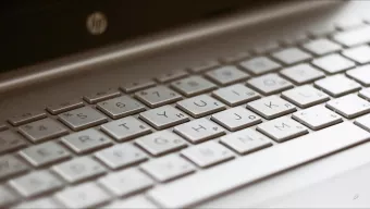 A Rusia se le empiezan a agotar los teclados en cirílico y opta por personalizar las teclas