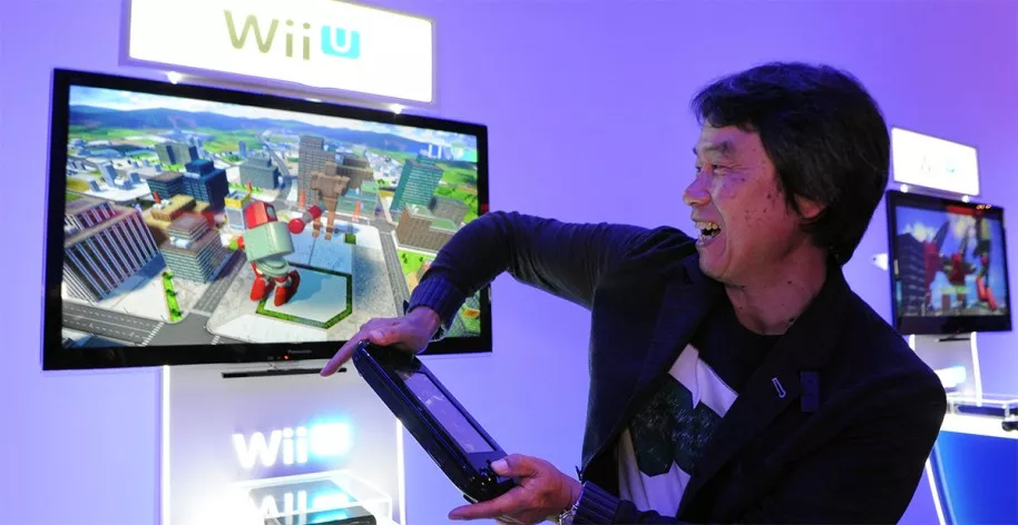 Shigeru Miyamoto jugando a Project Giant Robot.