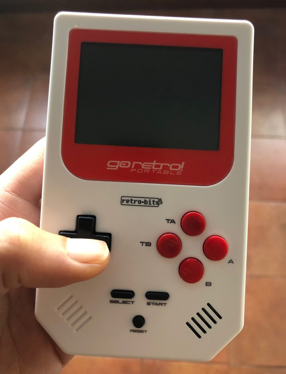 Así es GoRetro! Portable, la portátil retro de Retro-Bit