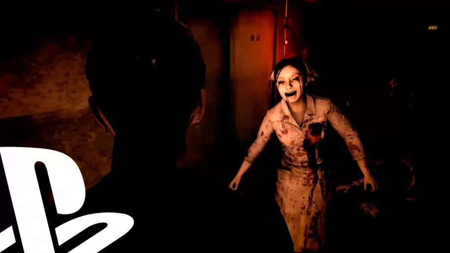 Ahora que el terror está más de moda que nunca, me encantaría poder disfrutar -y sufrir- de un nuevo Forbidden Siren. Pocos videojuegos me lo han hecho pasar tan mal como este survival horror, con una estética tan perturbadora que solo de pensar en sus gráficos de nueva generación… ¡y tiemblo de miedo!