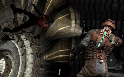 Dead Space es una constatación del nuevo "survival horror", con una perspectiva más cercana, una ambientación más conseguida y unos puzzles también más simples de los que no ha podido escapar ni la serie de Shinji Mikami.