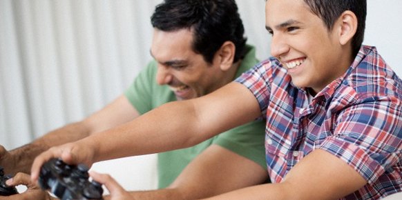 Un estudio europeo señala que cerca del 30% de los padres españoles juegan a videojuegos con sus hijos Un estudio europeo señala que cerca del 30% de los padres españoles juegan a videojuegos con sus hijos