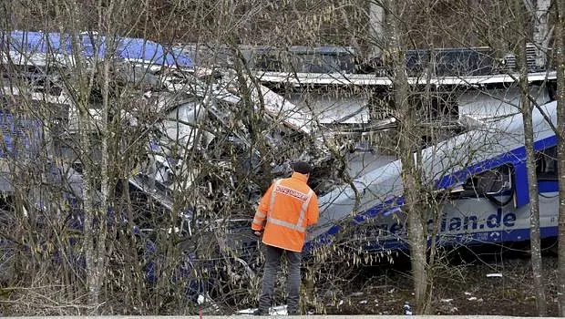 El jefe de estación confiesa que estaba jugando a videojuegos en el momento del accidente de tren alemán El jefe de estación confiesa que estaba jugando a videojuegos en el momento del accidente de tren alemán