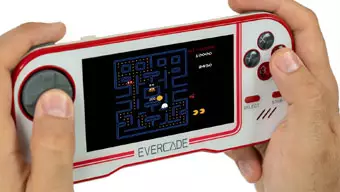 La consola retro portátil Evercade fecha su estreno en España y confirma precio y ediciones