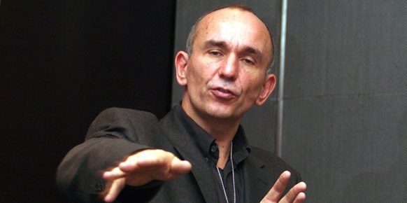 "Su contenido es algo increíble y es algo que cambia la vida" "Su contenido es algo increíble y es algo que cambia la vida"