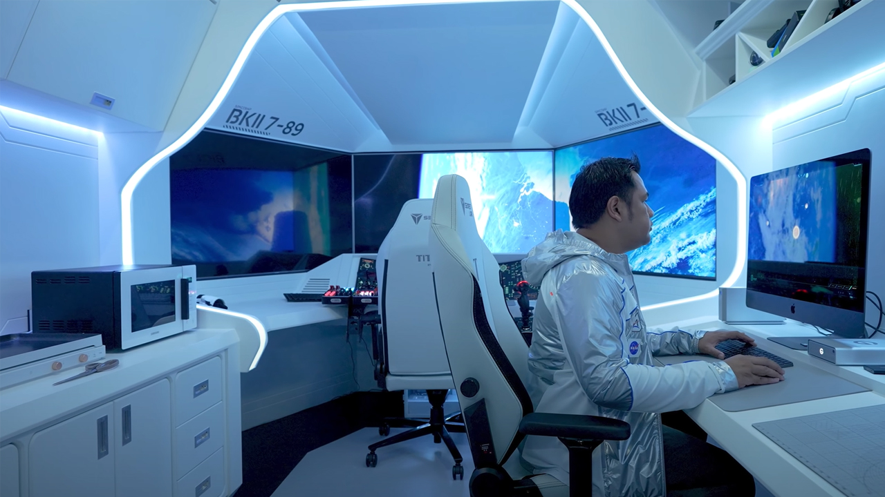 Are you a fan of Star Citizen and have 30,000 lying around? Then mimic this player's amazing