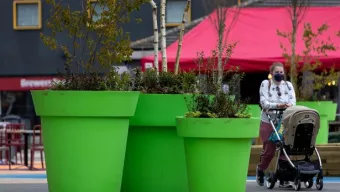 Imaginad vuestra ciudad decorada al estilo Super Mario: una ciudad inglesa lo ha hecho y les llueven críticas